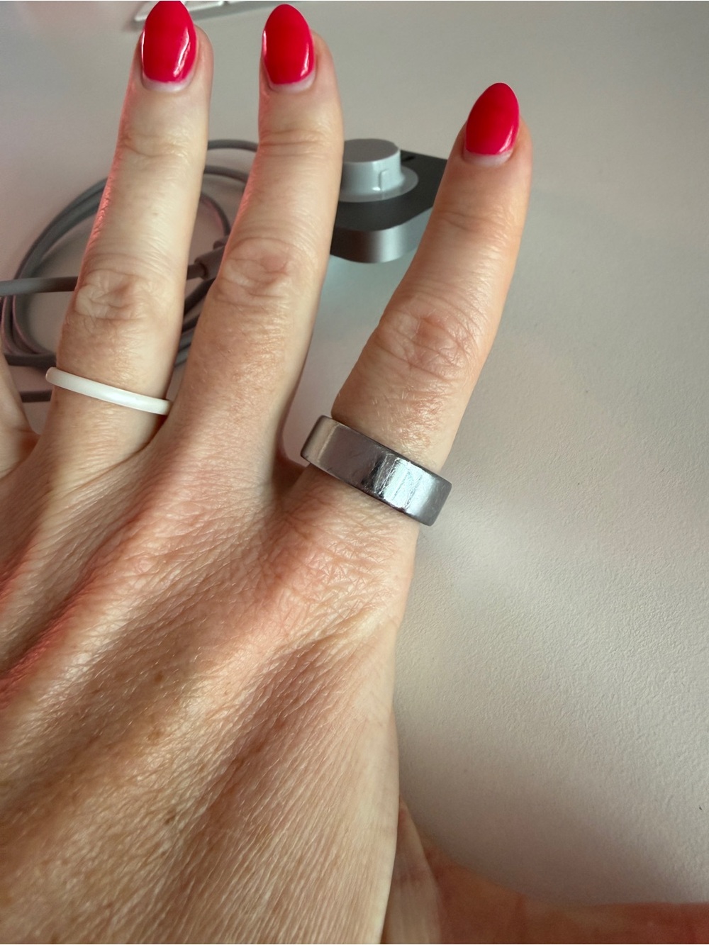 Oura Ring Gen 4 Size 10 - Silver - Picture 3 of 3